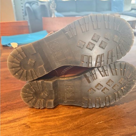 Dr. Martens Burgundy Leather Boots with Brown Fur Lining - Picture 7 of 8